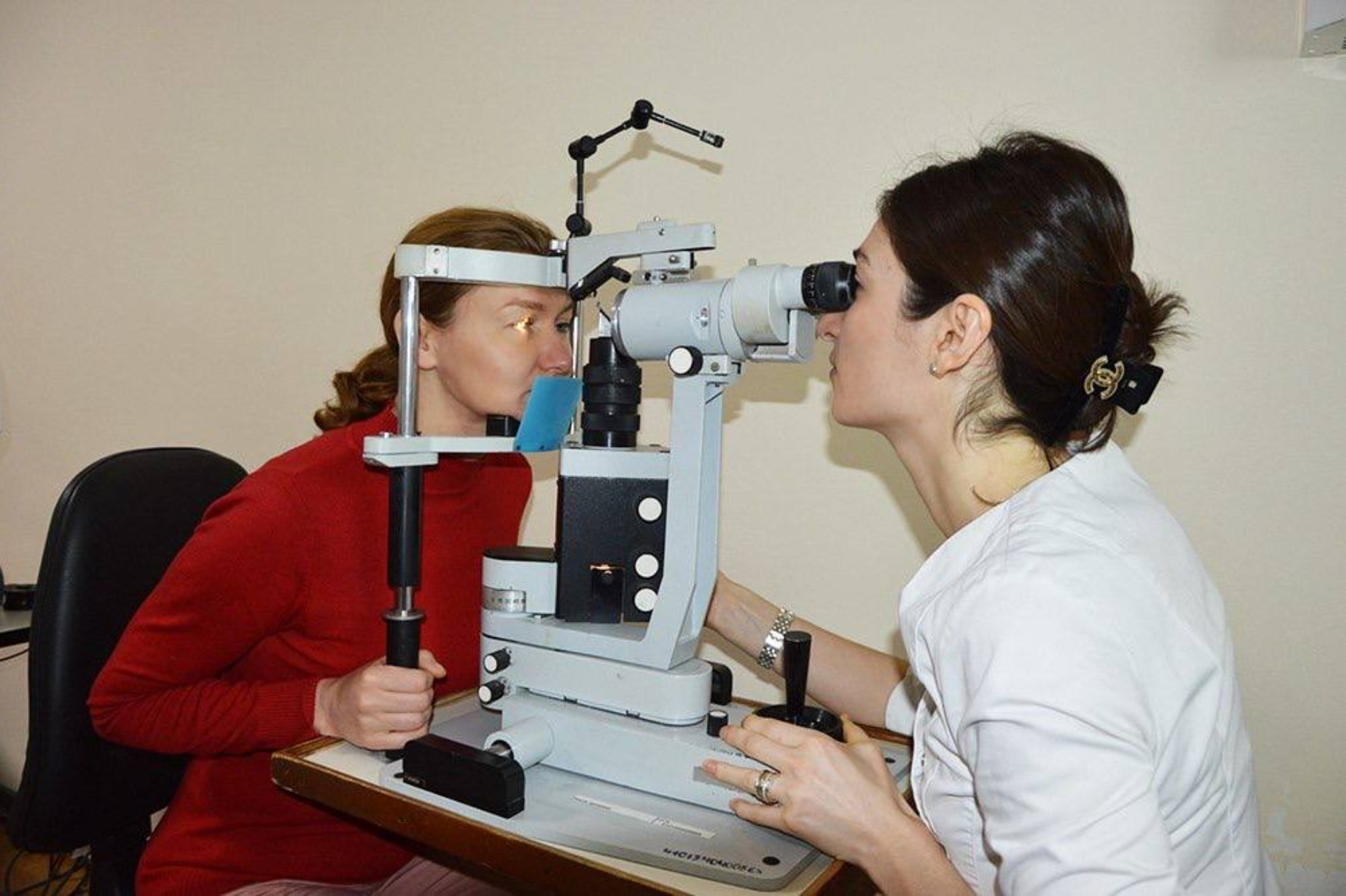 В Евпаторийской городской больнице установили лазерные аппараты для лечения глаз