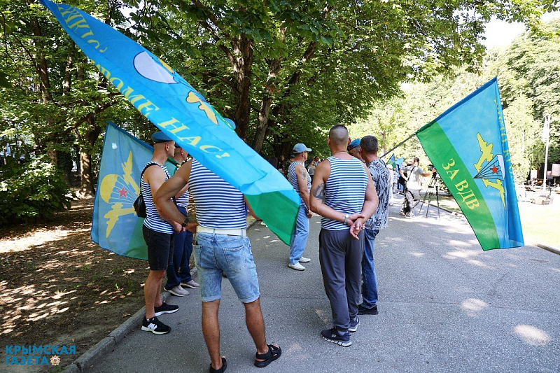 Аксëнов: служащие ВДВ вносят огромный вклад в достижение целей спецоперации