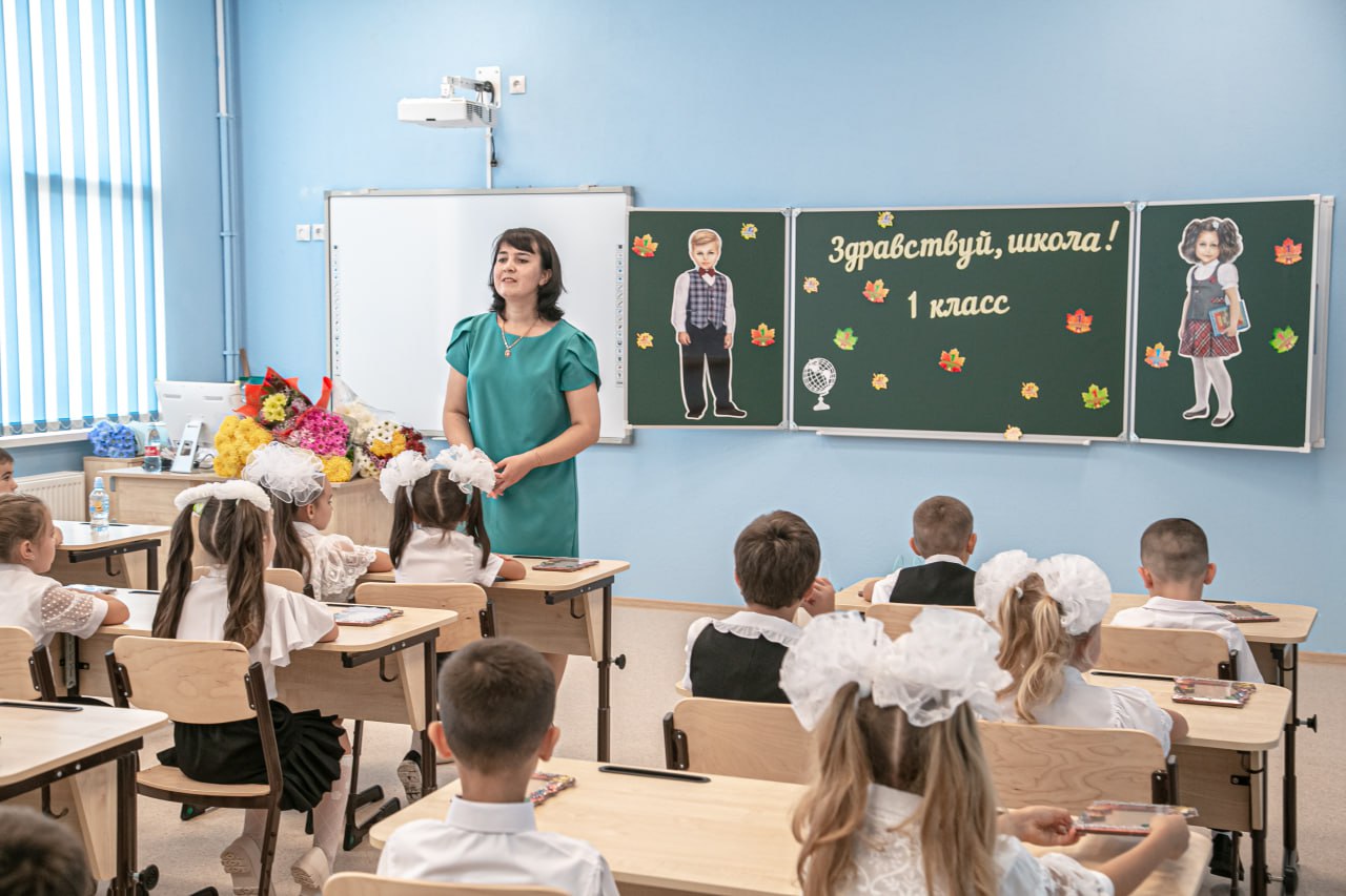В школах Крыма стартовал набор первоклассников: кого зачислят в первую очередь