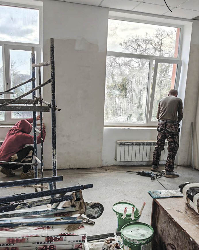 Капитальный ремонт в двух школах Черноморского района отстаёт от графика