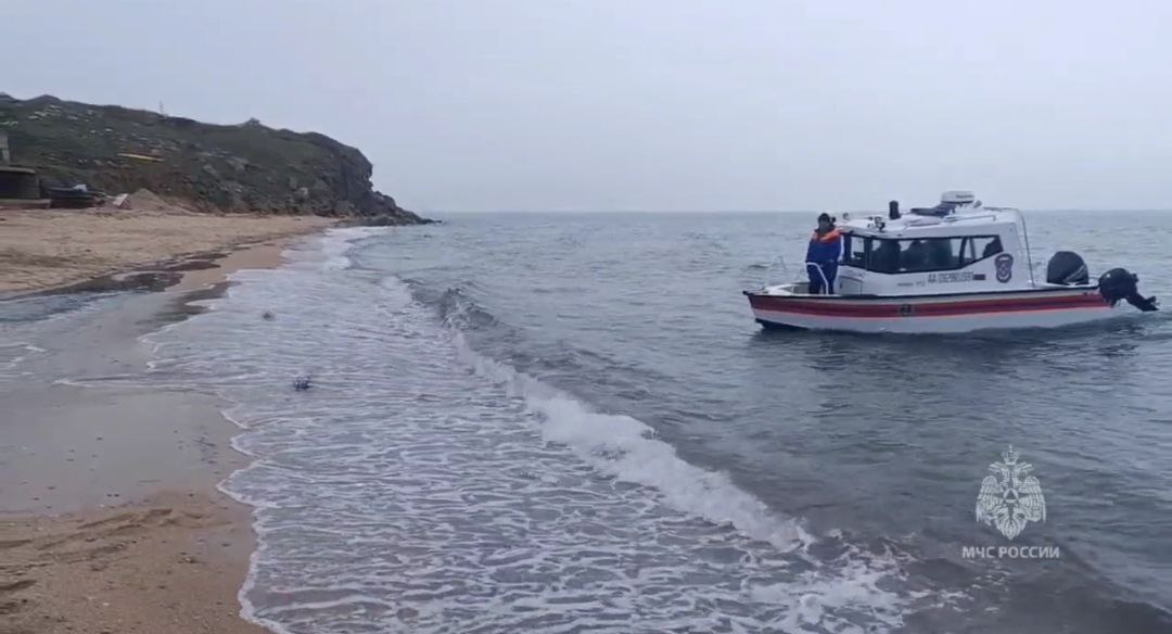 В Азовском море продолжаются поиски пропавших рыбаков из Крыма: обследовано 393 км² акватории