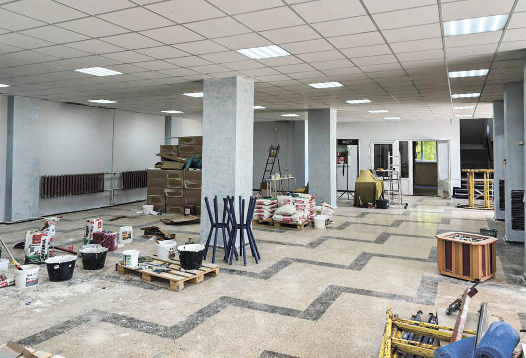 Ремонт через 40 лет: ДК в Нижнегорском заиграет новыми красками