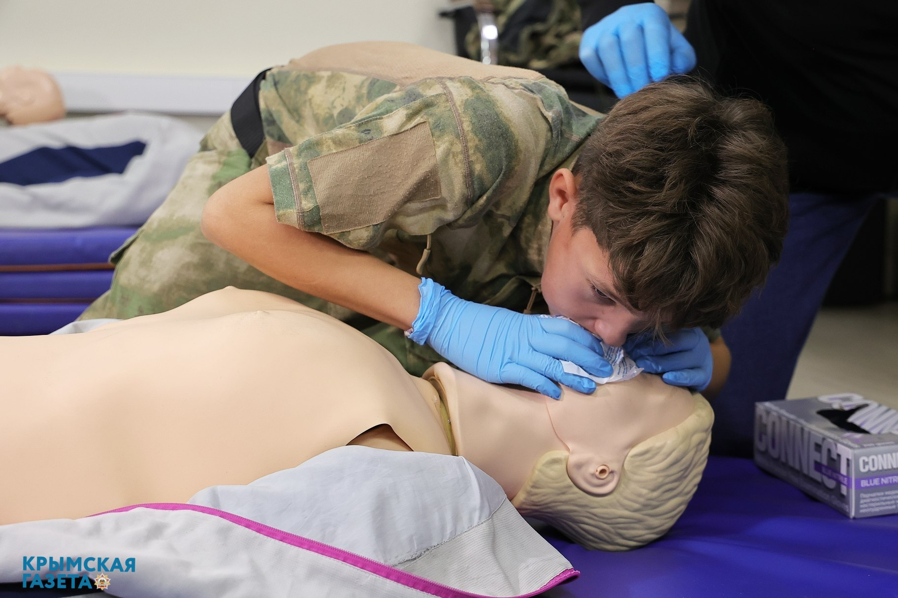 Братьев Бебик из Евпатории наградили за спасение пострадавшего в ДТП