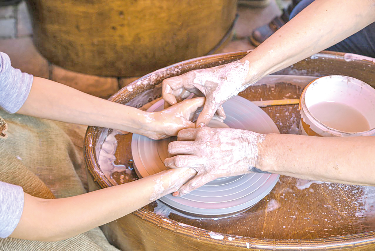 Как животные помогают детям с задержкой речевого развития, зачем нужны комнаты гнева и что такое холотропное дыхание