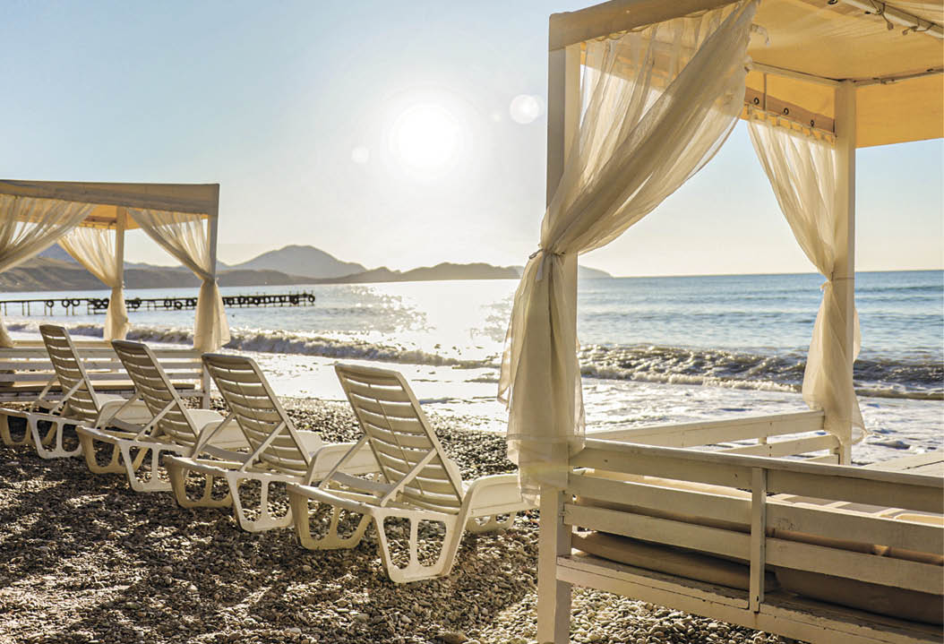 Как готовят и благоустраивают пляжи Крыма в преддверии курортного сезона