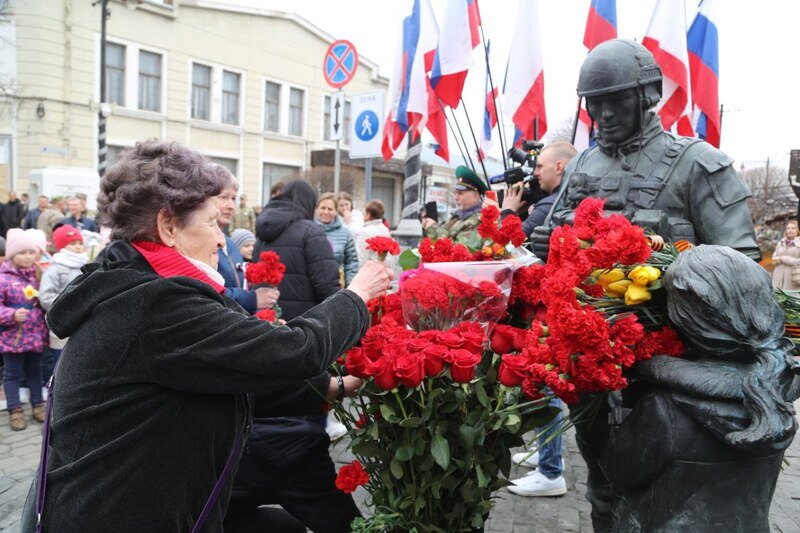 Симферополь празднует годовщину Всекрымского референдума - фото