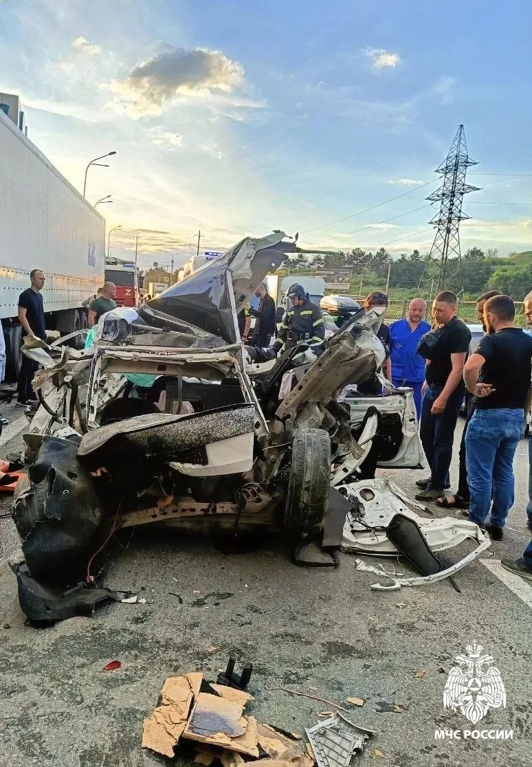 Два человека пострадали в жуткой аварии в Симферополе