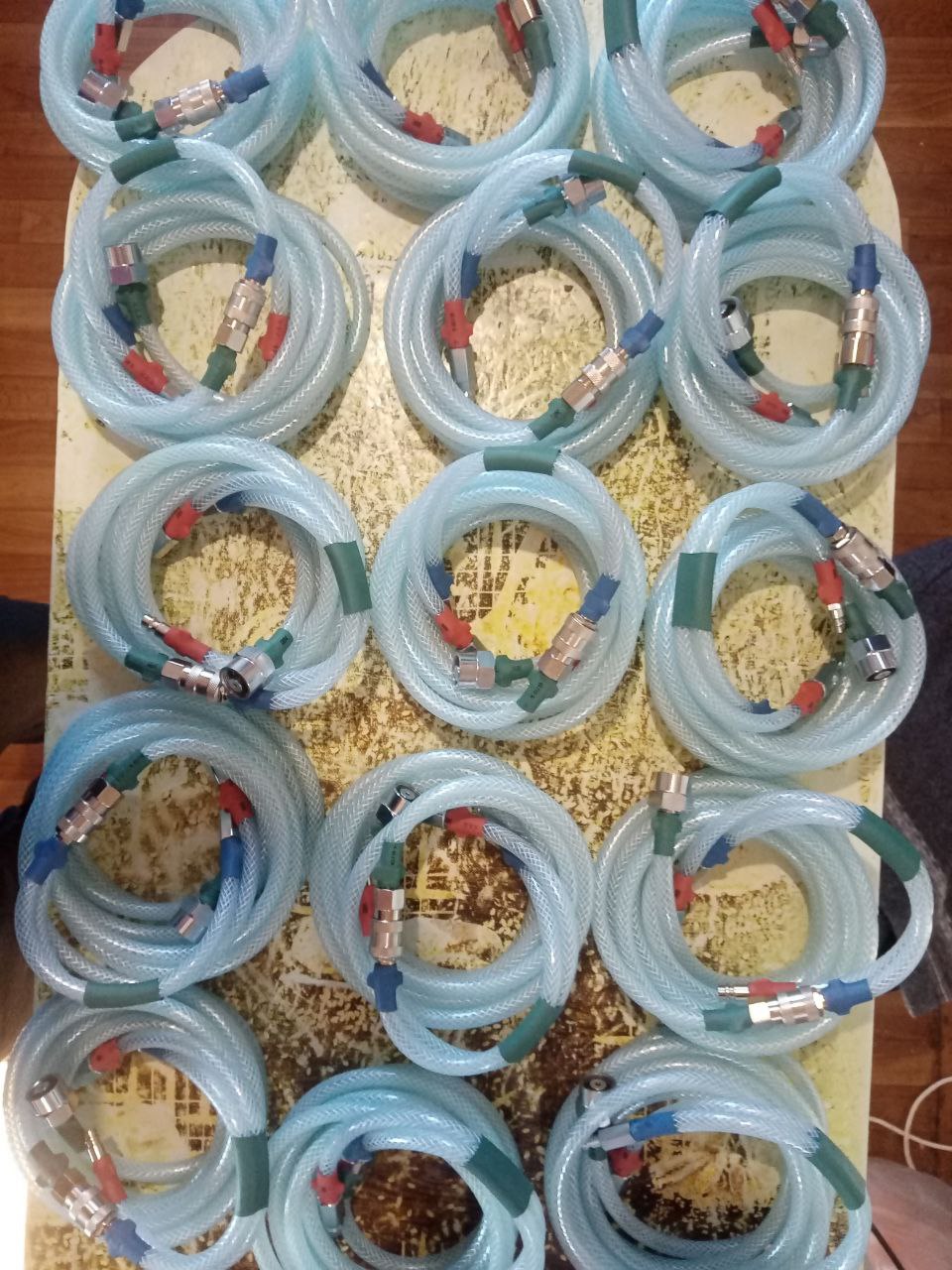 Около 50 переходников, ускоряющих переключение подачи кислорода, передали из Крыма в зону СВО