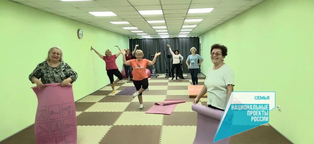 Черноморские пенсионеры встали в позу дерева и почувствовали себя счастливее