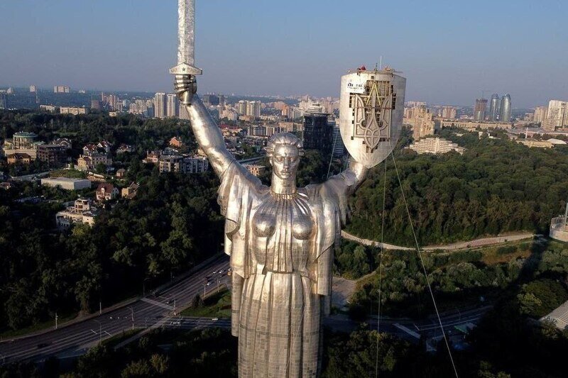 В Крыму дали оценку изменениям на монументе «Родина-мать» в Киеве 