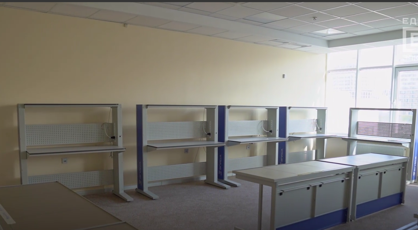 В новом здании КФУ устанавливают современное оборудование