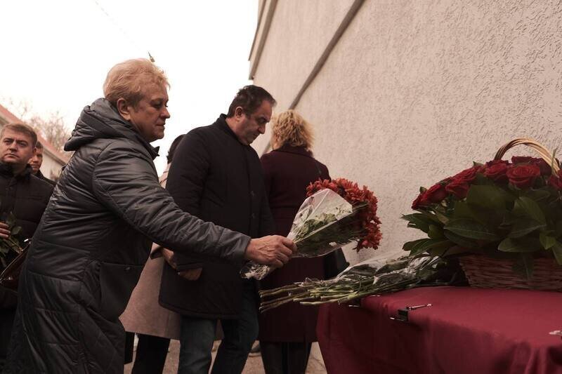 В Симферополе прошел митинг-реквием в память о первом председателе Общественной палаты РК Григории Иоффе