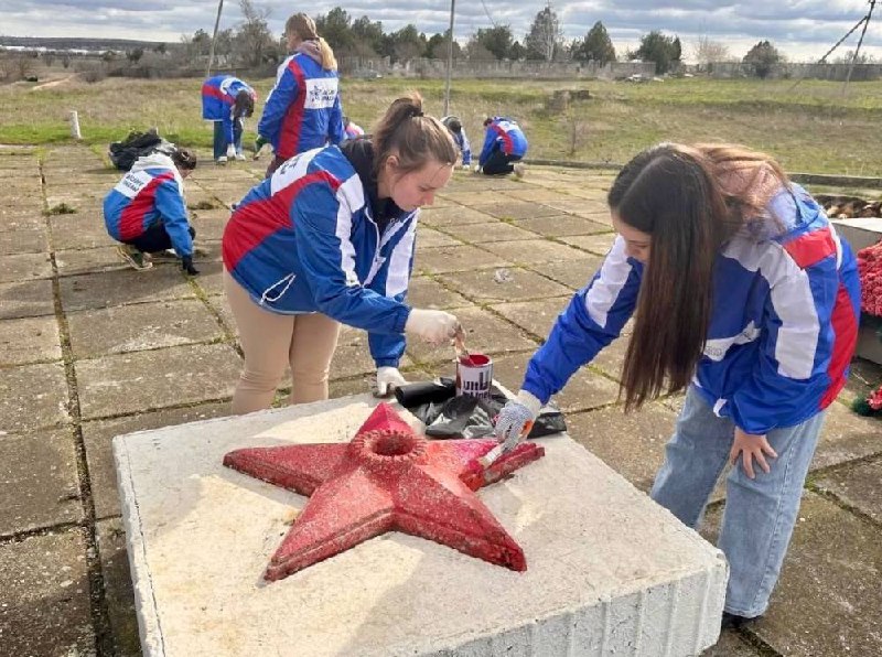 Крымские студенты приступили к благоустройству памятников и мемориалов Великой Отечественной войны