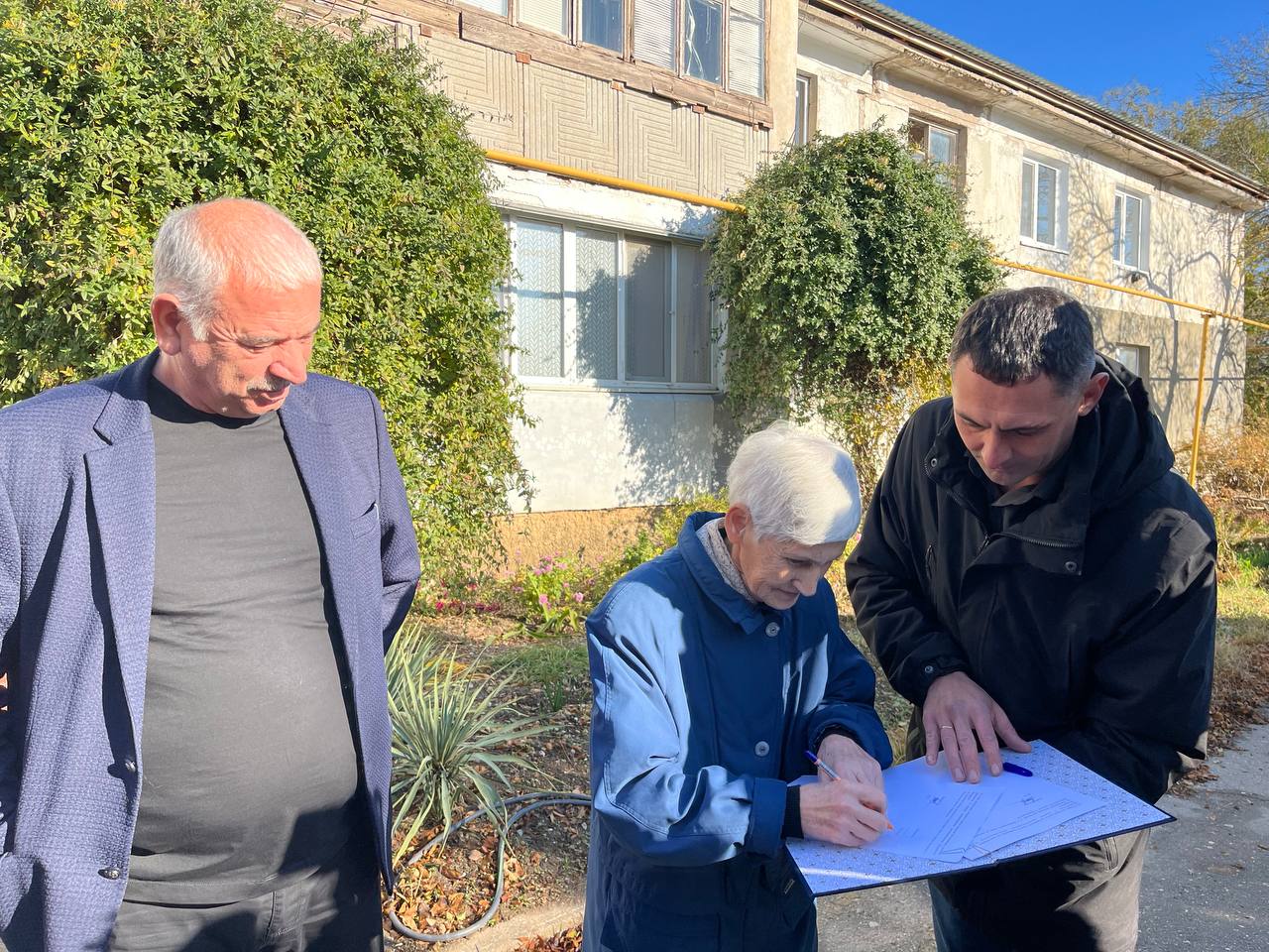 В Раздольненском районе льготнице из числа депортированных вручили ключи от квартиры