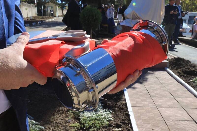 В Крымском онкологическом диспансере в честь 75-летия заложили капсулу времени