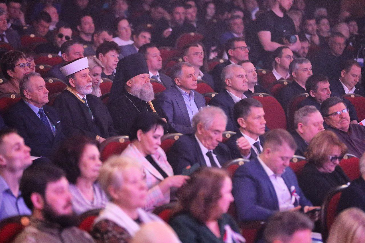 В Симферополе прошёл Гражданский форум Крыма «10 лет в России» - фоторепортаж