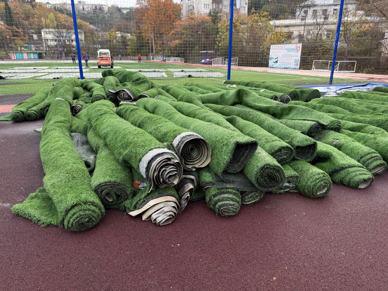 В ялтинском детско-юношеском центре до конца года обновят футбольное поле