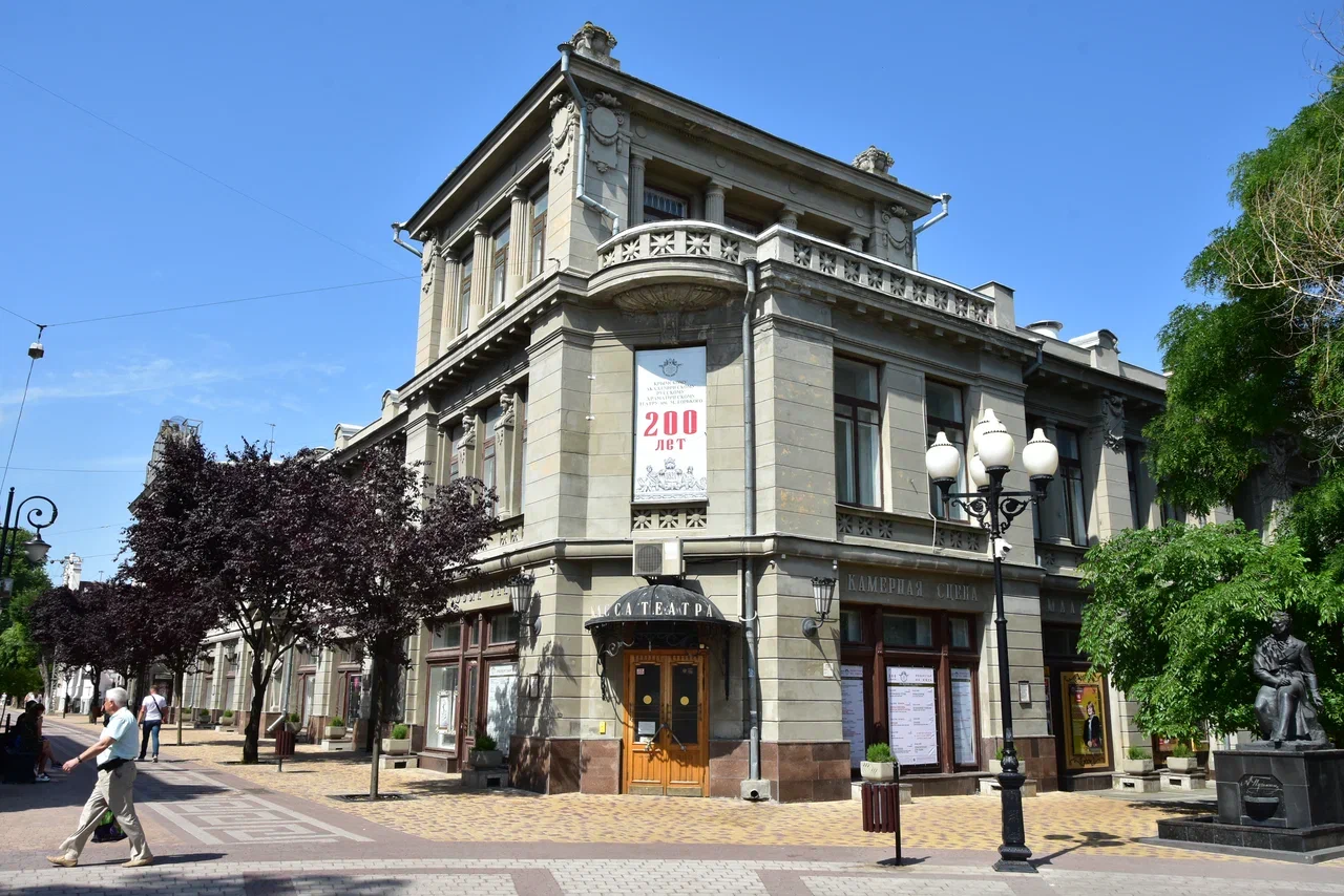 Как не опозориться в театре: советы от эксперта по этикету