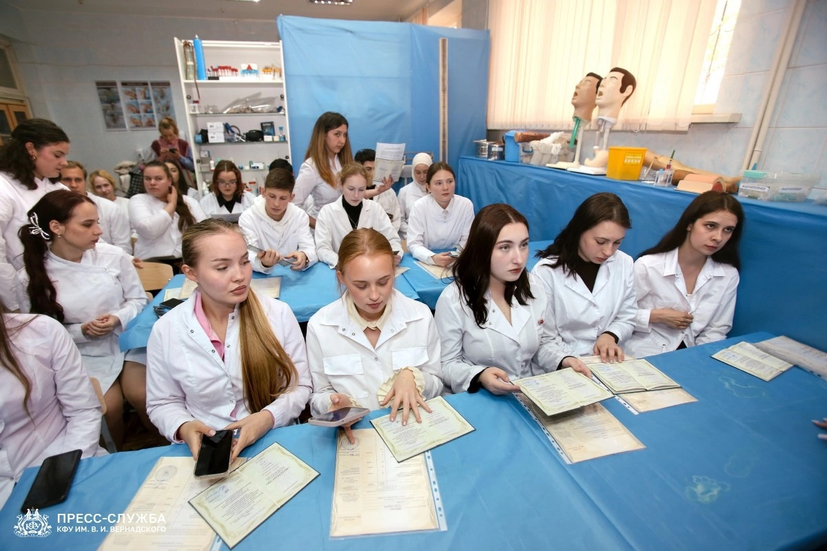 Крымские студенты будут летом работать в больницах и детских лагерях