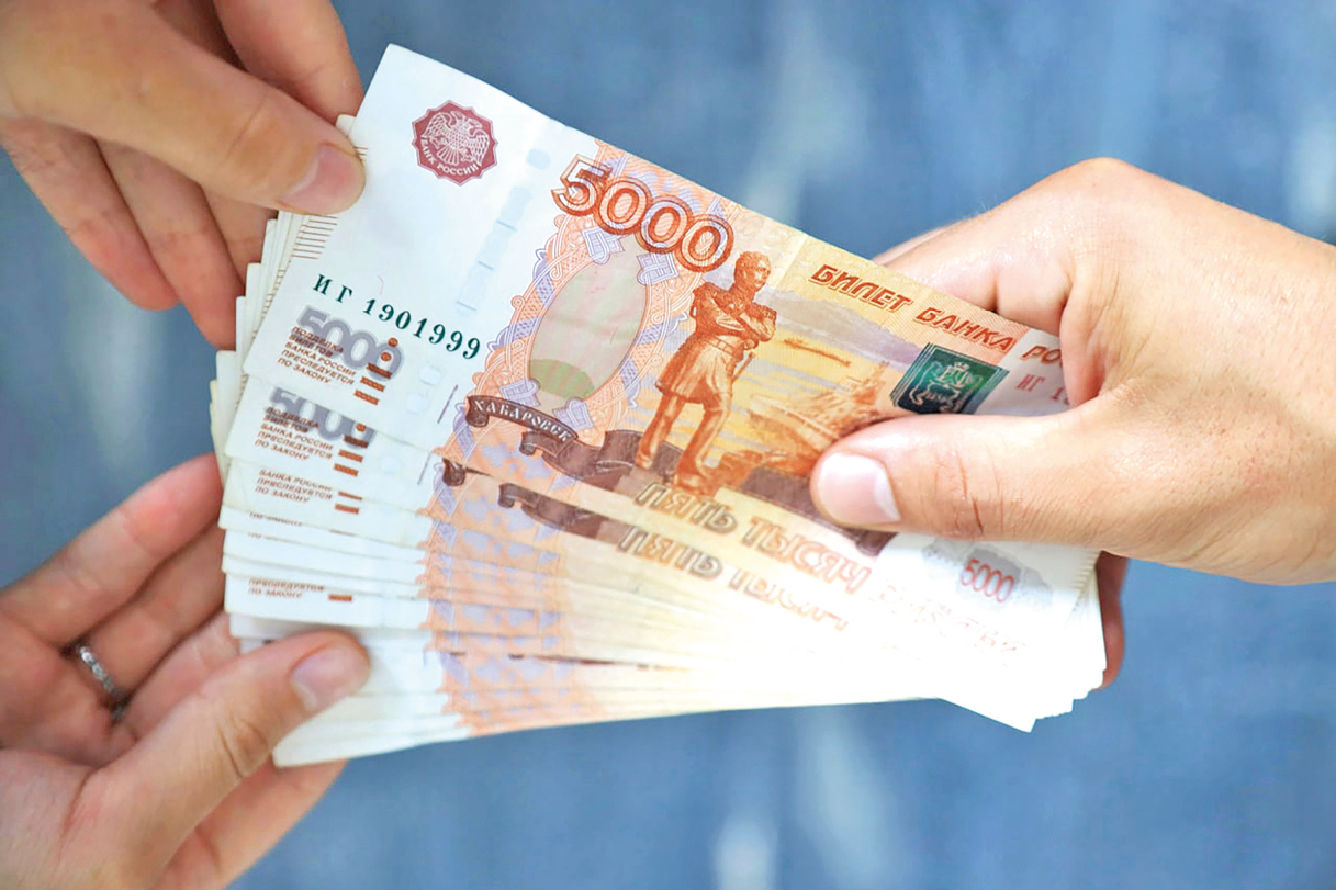 Хитрая схема: как  курьеры, работающие в крымской фирме по доставке бутилированной воды оказались в «долговой яме»