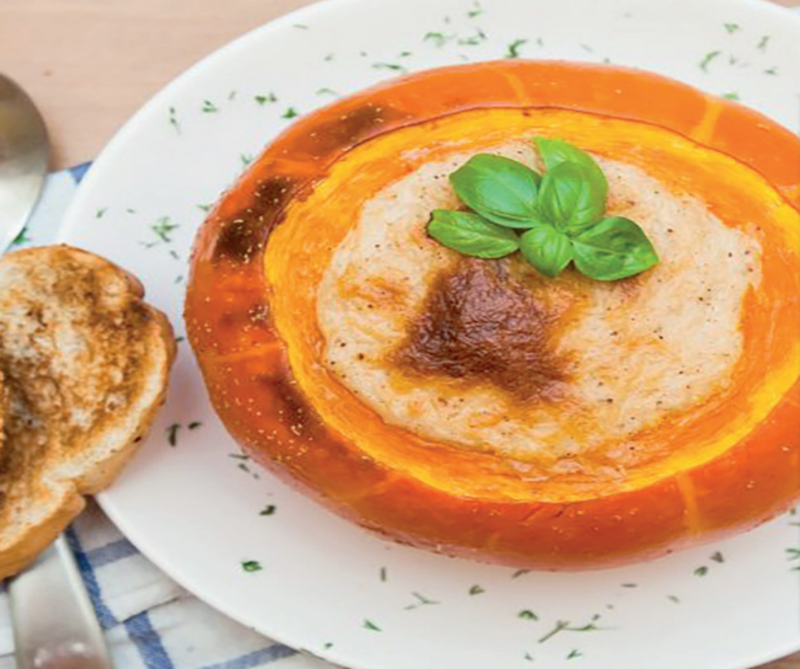 Печёная тыква с приправами, фаршированная мясом и картофелем: рецепт от «Крымской газеты»