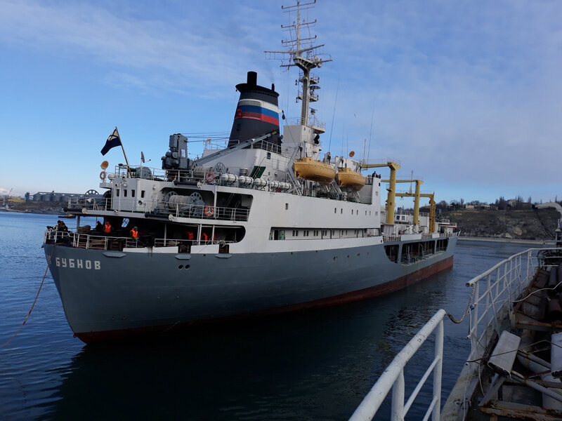 Титаническая работа «вспомогачей»: отряд судов обеспечения ЧФ отметил юбилей