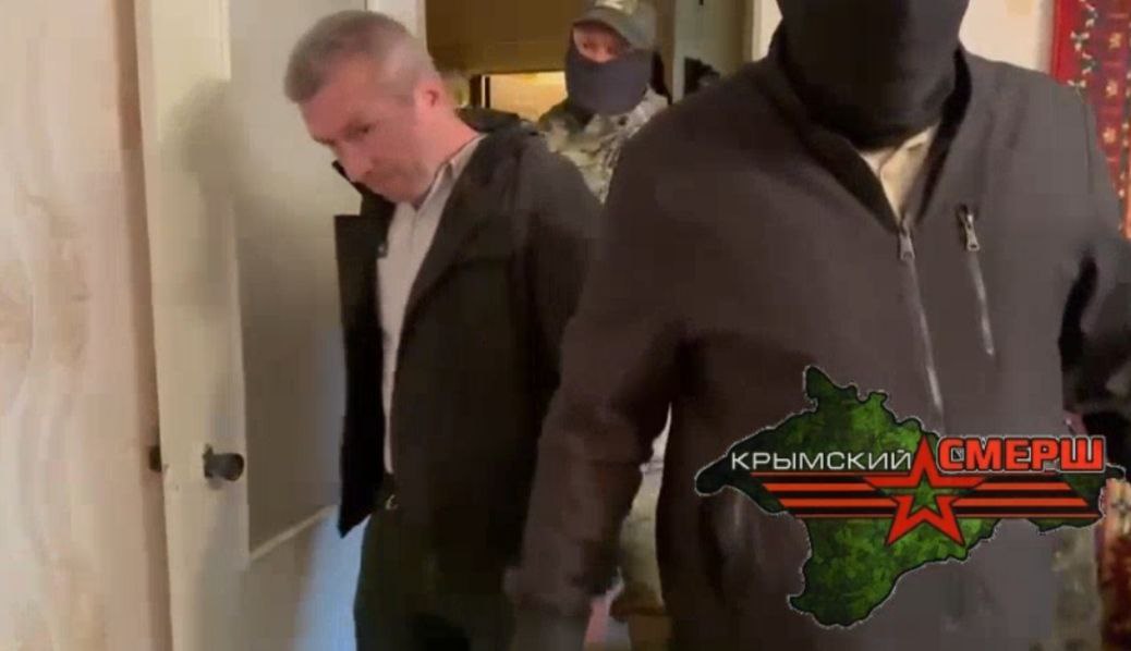 Патроны и украинская символика: крымчанин задержан за высказывания против армии РФ