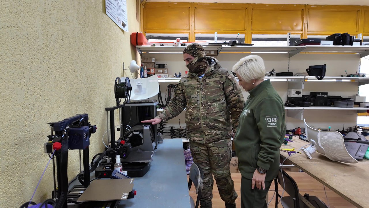 Бойцы в зоне СВО организовывают 3-д мастерские по изготовлению деталей для сбросов