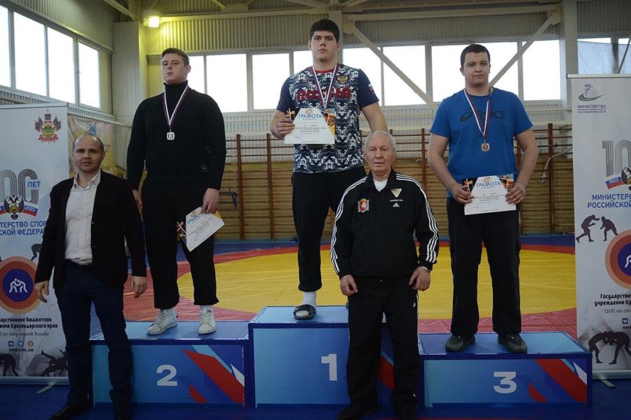 Три борца из Крыма получили звания мастеров спорта России