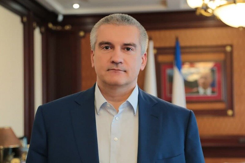 Сергей Аксёнов поздравил крымчан с Днем Конституции РФ 