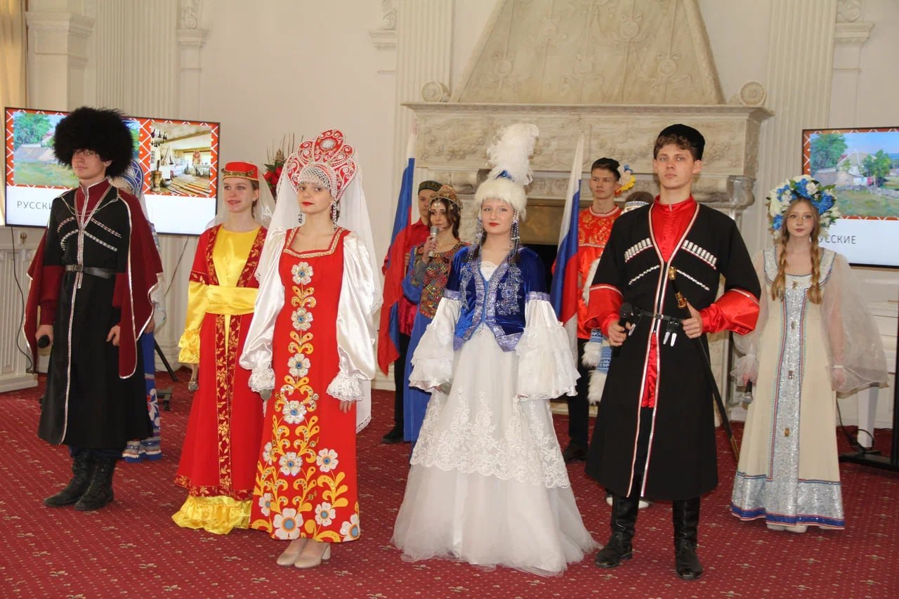 В Ливадийском дворце дали старт Году единства народов России