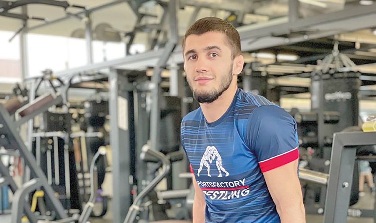 Борец из Крыма Эмин Сефершаев взял золото в Уфе 