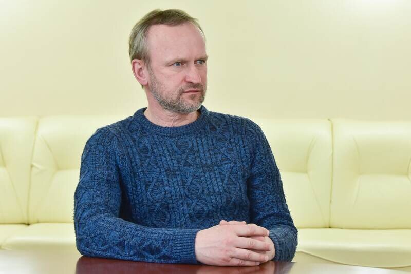 Целебная сила искусства, инопланетяне и Пушкин: интервью с главным режиссером крымского музтеатра 
