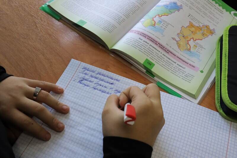 В школах Крыма началась сдача ЕГЭ по нескольким предметам