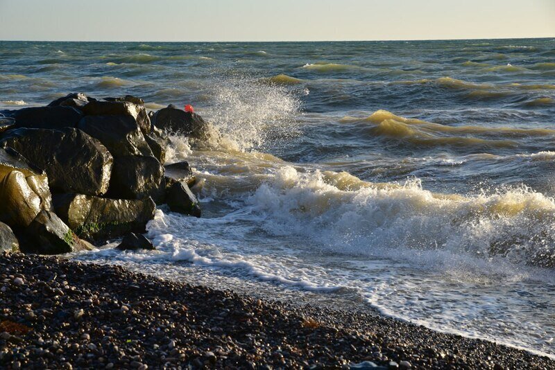 Пляжи Ялты закрыты для купания 