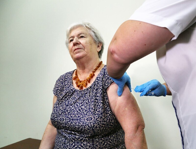 Прививку от гриппа сделали более двух тысяч крымчан