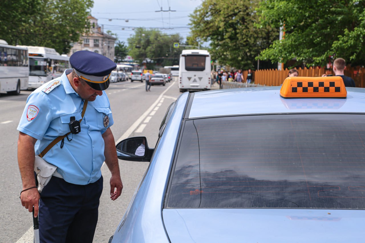 Защита прав работающих матерей и новые возможности для водителей такси