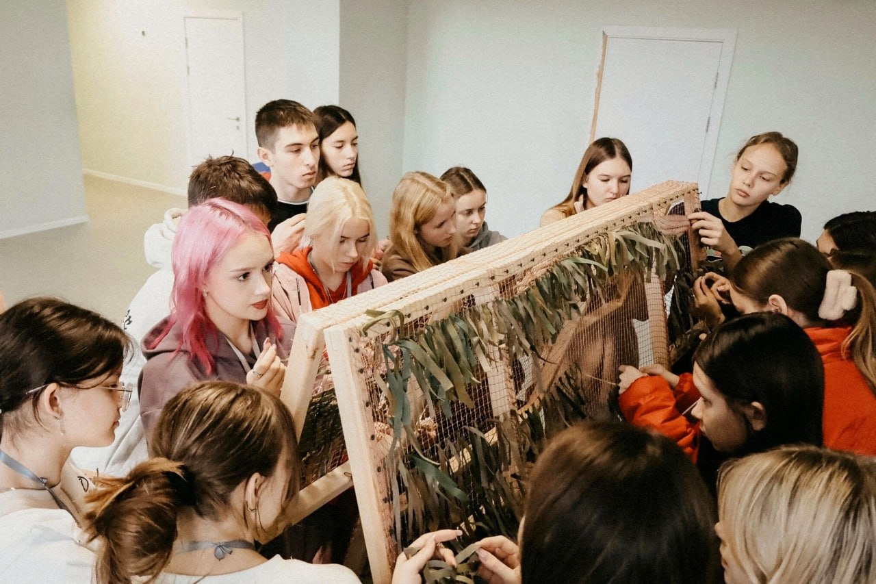 Крымские волонтеры за год передали 50 тонн гумпомощи бойцам СВО