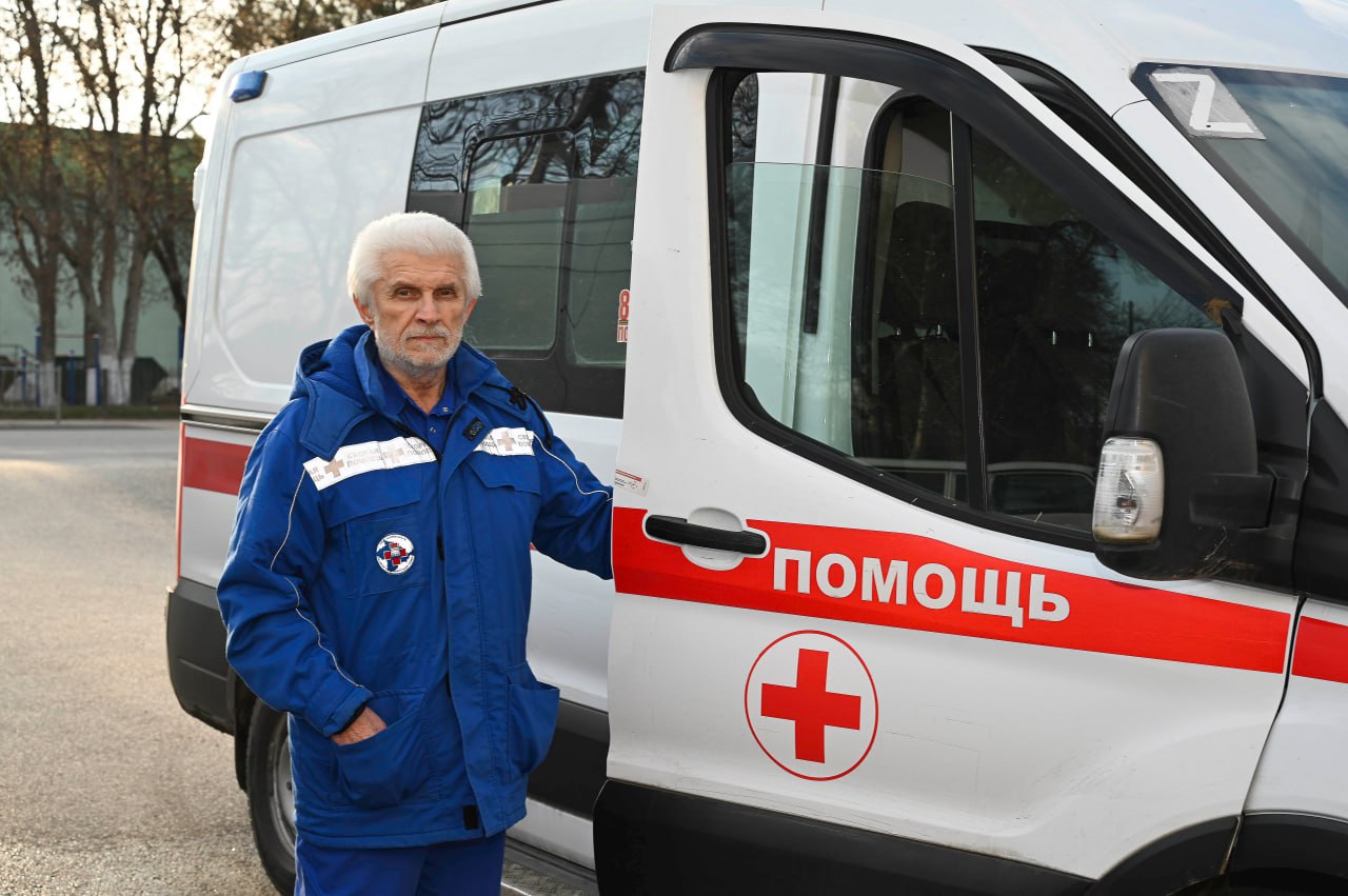 43 года на скорой: врач Владимир Шустер — о спасении с "того света", опасных пациентах и трагических случаях с детьми