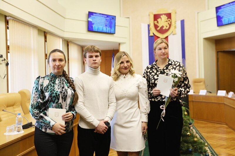 В Госсовете Крыма наградили лучших спортсменов и тренеров года