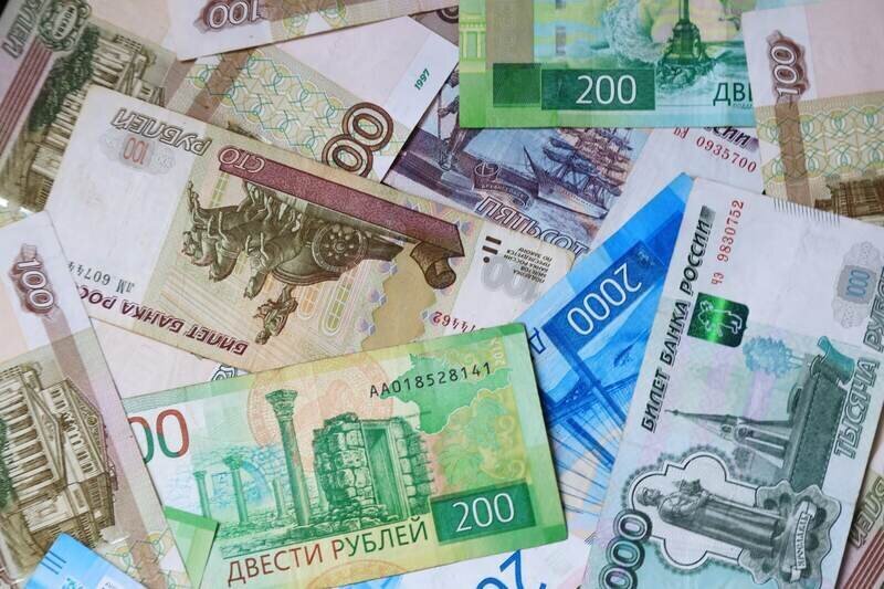 Более 170 семей из Крыма получили пособие при усыновлении ребенка