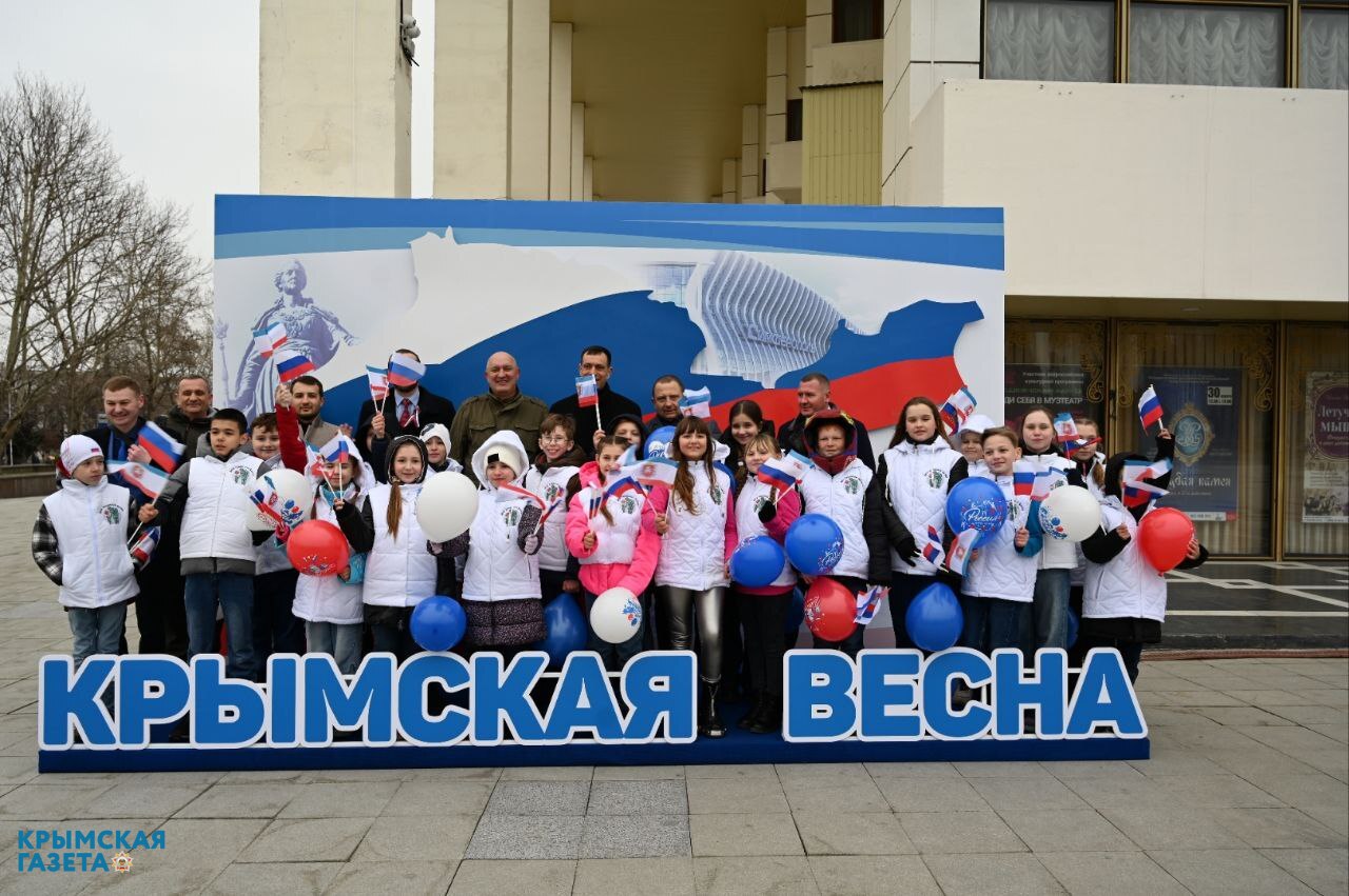 Юным жителям полуострова посвятили фотовыставку «Рисуем историю: Крымская весна»