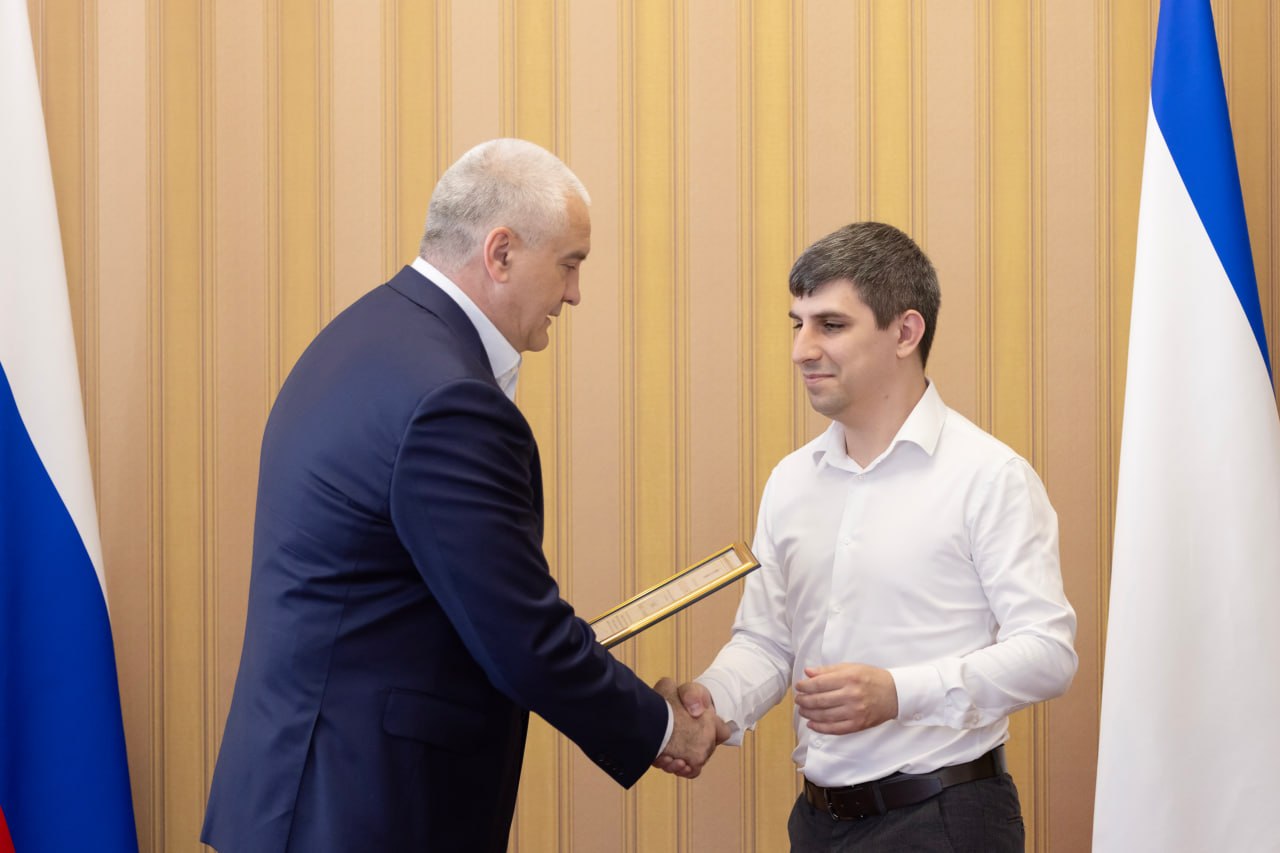 Аксёнов вручил награды сотрудникам Минприроды Крыма в честь Дня эколога