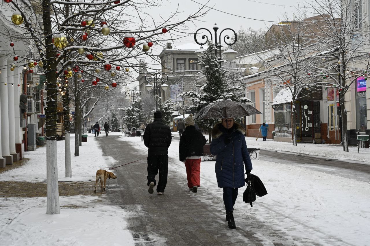 Снег и сильный ветер: какая погода ждёт крымчан 12 и 13 декабря