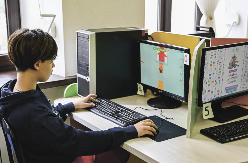 Рисование на графических планшетах и программирование: чему учат в библиотечном интернет-центре Крыма