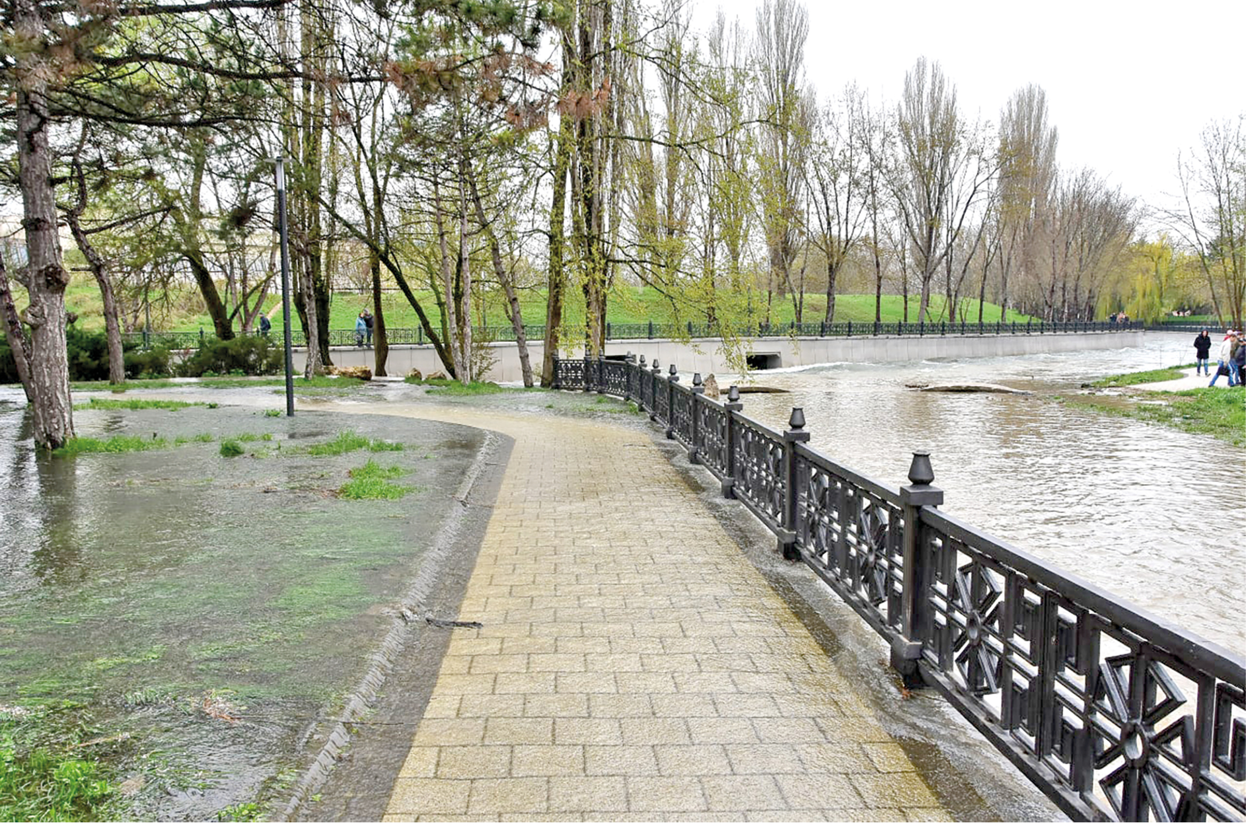 40 зон риска и 263 населённых пункта: где в Крыму возможны подтопления и как готовится полуостров к весенним паводкам 