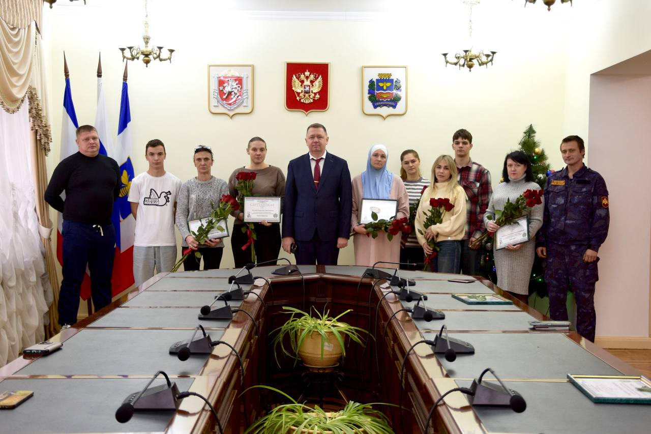 Глава администрации Симферополя поздравил с Днём святителя Николая Чудотворца многодетные семьи