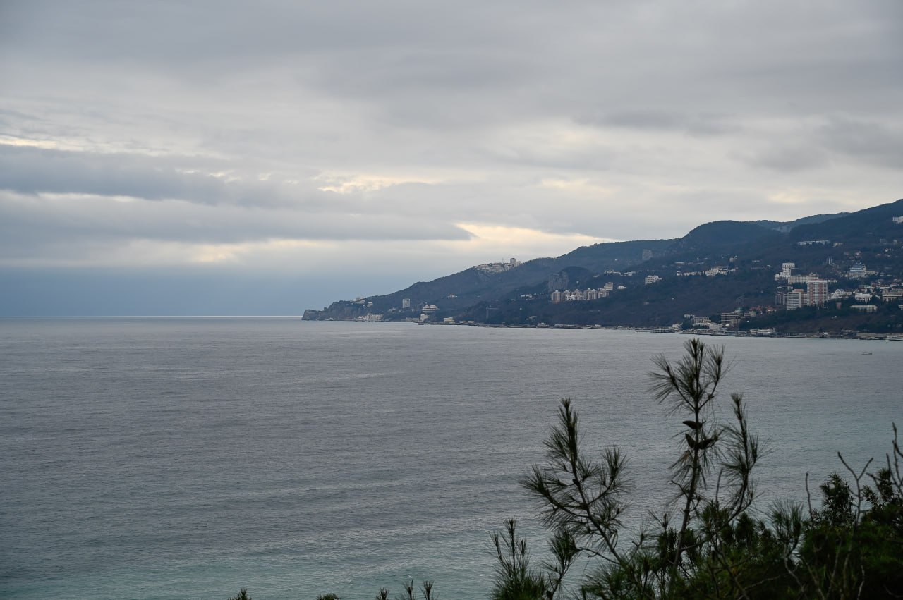 Над Крымом сбили 10 ракет