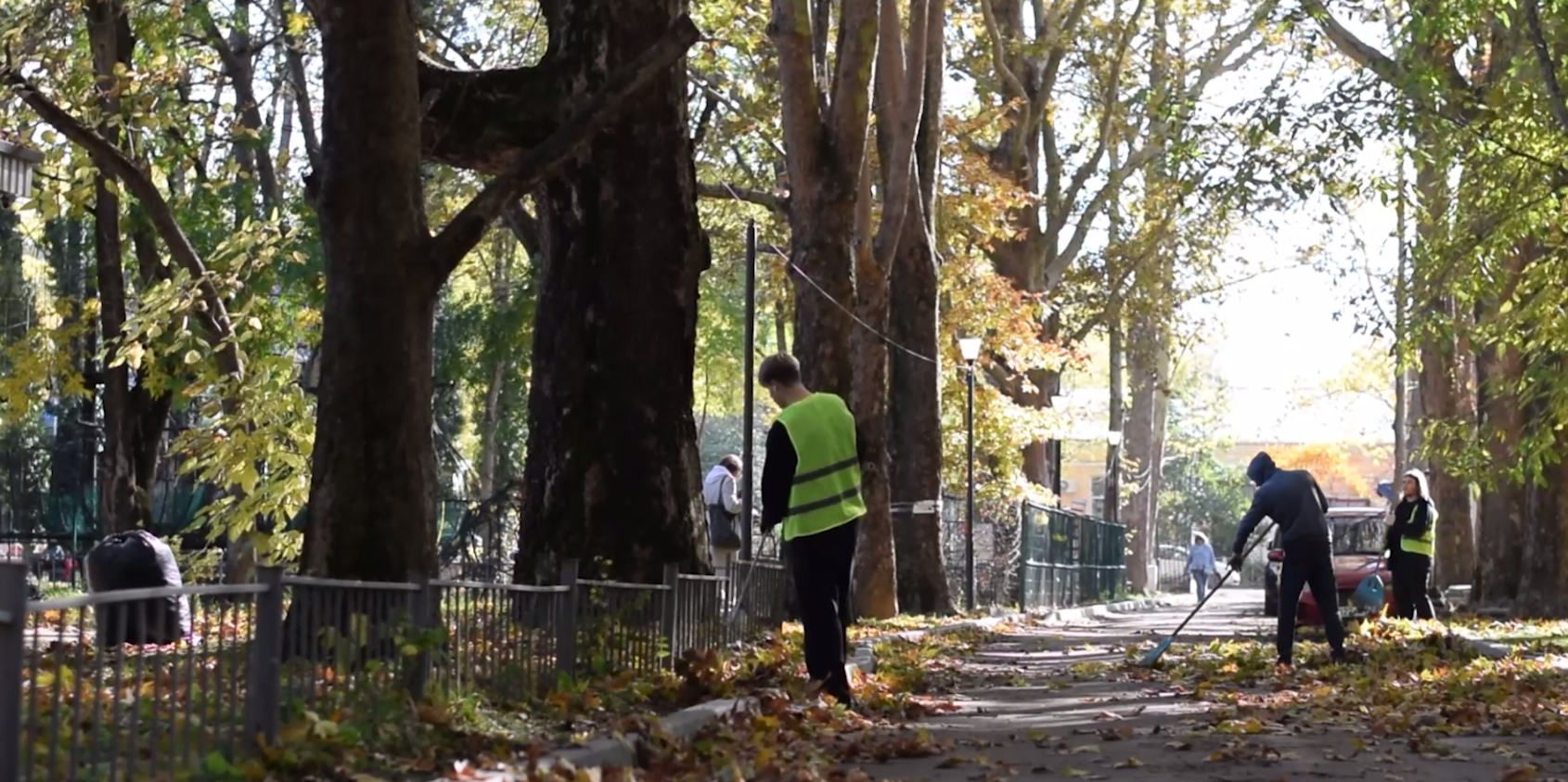 Свыше 1200 студентов и школьников планируют трудоустроить в Симферополе