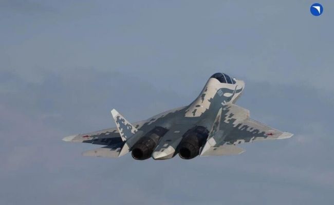 Новейший истребитель пятого поколения Су-57 совершил первый полёт: в чём его главное преимущество